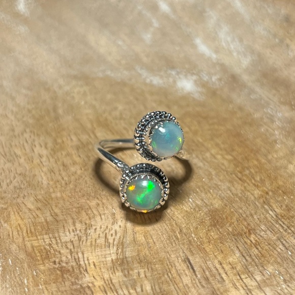 NWOT Ethiopian Opal Bypass 925 Sterling Silver Ring - Picture 5 of 15